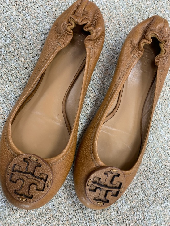 Tory Burch Shoes - Tory Burch Cognac Leather Logo Ballet Flats